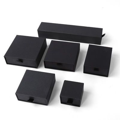 Fabricación al por mayor Eco amigable regalo de lujo Caja de joyería Personalizado logotipo personalizado Anillo Collar de oreja Brazalete Embalaje Papel de cartón negro Caja de joyería
