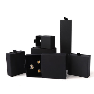 Fabricación al por mayor Eco amigable regalo de lujo Caja de joyería Personalizado logotipo personalizado Anillo Collar de oreja Brazalete Embalaje Papel de cartón negro Caja de joyería