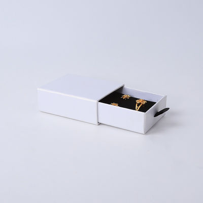 Fabricación al por mayor Eco amigable regalo de alta calidad Caja de joyería personalizado anillo personalizado collar de orejas brazalete embalaje papel cartón blanco cajón de joyería caja con logotipo