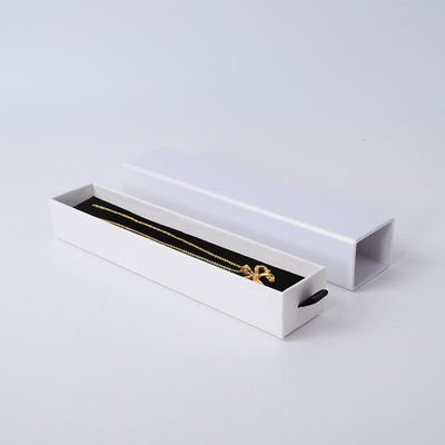 Fabricación al por mayor Eco amigable regalo de alta calidad Caja de joyería personalizado anillo personalizado collar de orejas brazalete embalaje papel cartón blanco cajón de joyería caja con logotipo