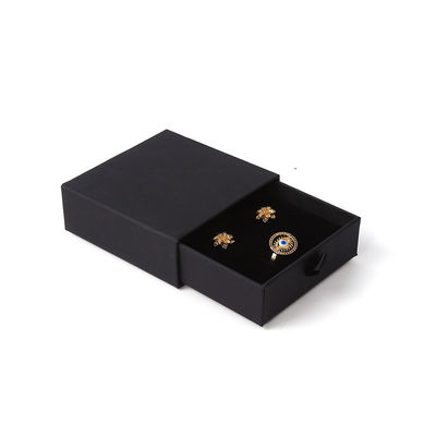 Fabricación al por mayor Eco amigable regalo de lujo Caja de joyería Personalizado logotipo personalizado Anillo Collar de oreja Brazalete Embalaje Papel de cartón negro Caja de joyería