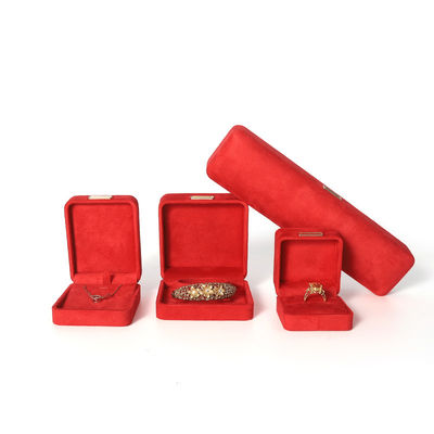 Fabricación al por mayor Caja de joyería de lujo personalizada de alta gama Collar Brazalete Orecillos Anillo conjunto de joyas Embalaje Veludo rojo Caja de joyas con logotipo