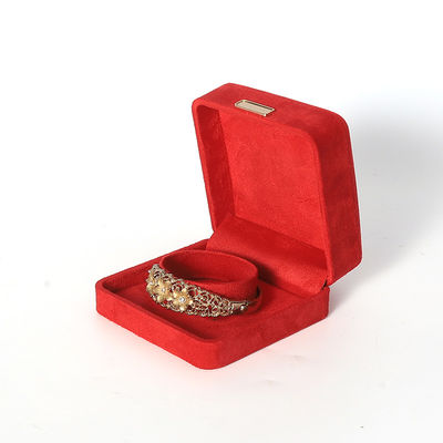 Fabricación al por mayor Caja de joyería de lujo personalizada de alta gama Collar Brazalete Orecillos Anillo conjunto de joyas Embalaje Veludo rojo Caja de joyas con logotipo