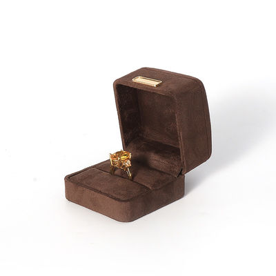 Fabricación al por mayor Caja de joyería de lujo personalizada de alta gama Collar Brazalete Aretes Anillo conjunto de joyas Embalaje Caja de joyas de terciopelo marrón con logotipo