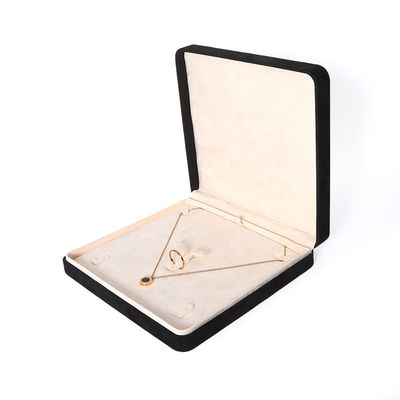 Juego de joyas grande de alta gama, collar, pulsera, aretes, anillo, embalaje, caja de joyería cuadrada de terciopelo negro hecha a mano con logotipo
