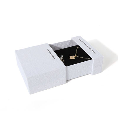 China fabricación al por mayor de alta calidad collar Orecillos Brazalete caja de anillos Embalaje de joyas Personalizado Custom Eco Amigo de cartón Papel cajón blanco caja de joyas con logotipo