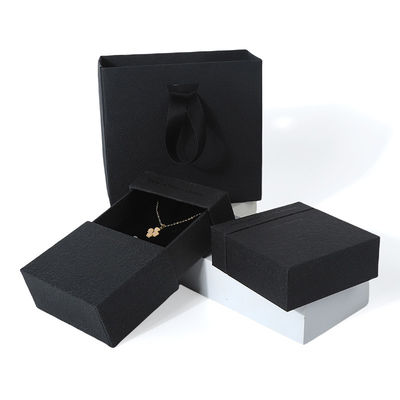 Caja de joyería de cartón de papel negro con cajón, ecológica, personalizada, de alta calidad al por mayor de China, para embalaje de joyas, con logotipo, para collar, pendientes, pulsera y anillo.