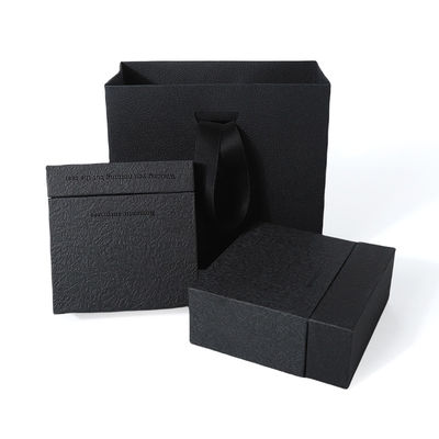 Caja de joyería de cartón de papel negro con cajón, ecológica, personalizada, de alta calidad al por mayor de China, para embalaje de joyas, con logotipo, para collar, pendientes, pulsera y anillo.