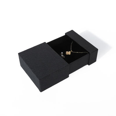 Caja de joyería de cartón de papel negro con cajón, ecológica, personalizada, de alta calidad al por mayor de China, para embalaje de joyas, con logotipo, para collar, pendientes, pulsera y anillo.