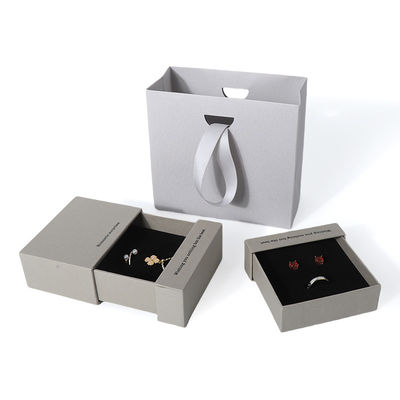China fabricación al por mayor de alta calidad Caja de collar, pendientes, pulsera y anillo. Embalaje de joyería personalizado, ecológico, de cartón, papel gris, caja de joyería con cajón y logotipo.
