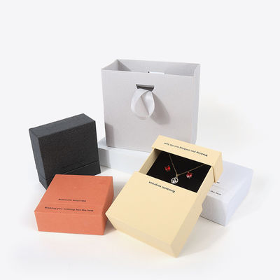 China fabricación al por mayor de alta calidad Caja de collar, pendientes, pulsera y anillo. Embalaje de joyería personalizado, ecológico, de cartón, papel, caja de joyería con cajón y logotipo.
