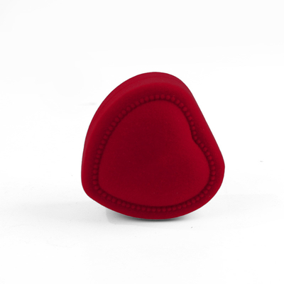caja de anillos de joyería roja de terciopelo para el día de San Valentín