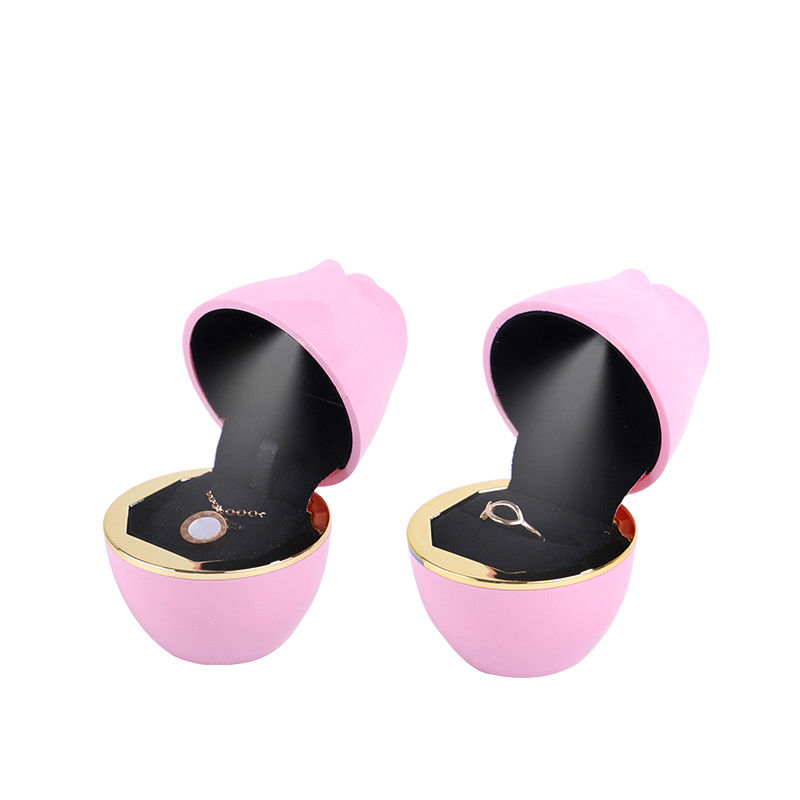 2022 Tamaño personalizado Caja de embalaje de joyas de luz LED para collar Brazalete de anillo rosa