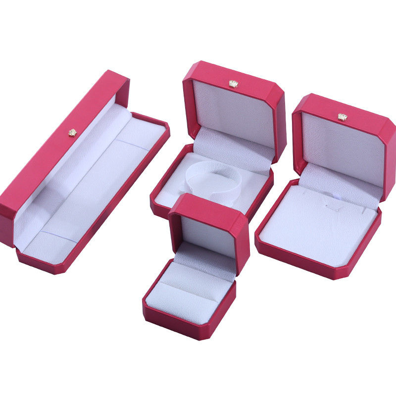 Lo más nuevo Rectángulo Hanhong Custom Rojo PU Brazalete de Cuero Caja de embalaje para el almacenamiento de joyas