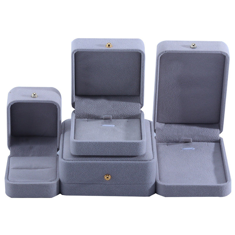 Caja de Joyería de Terciopelo con Logotipo Estampado en Caliente para Collar, Pulsera, Pendientes y Anillo 9*9*3.5cm