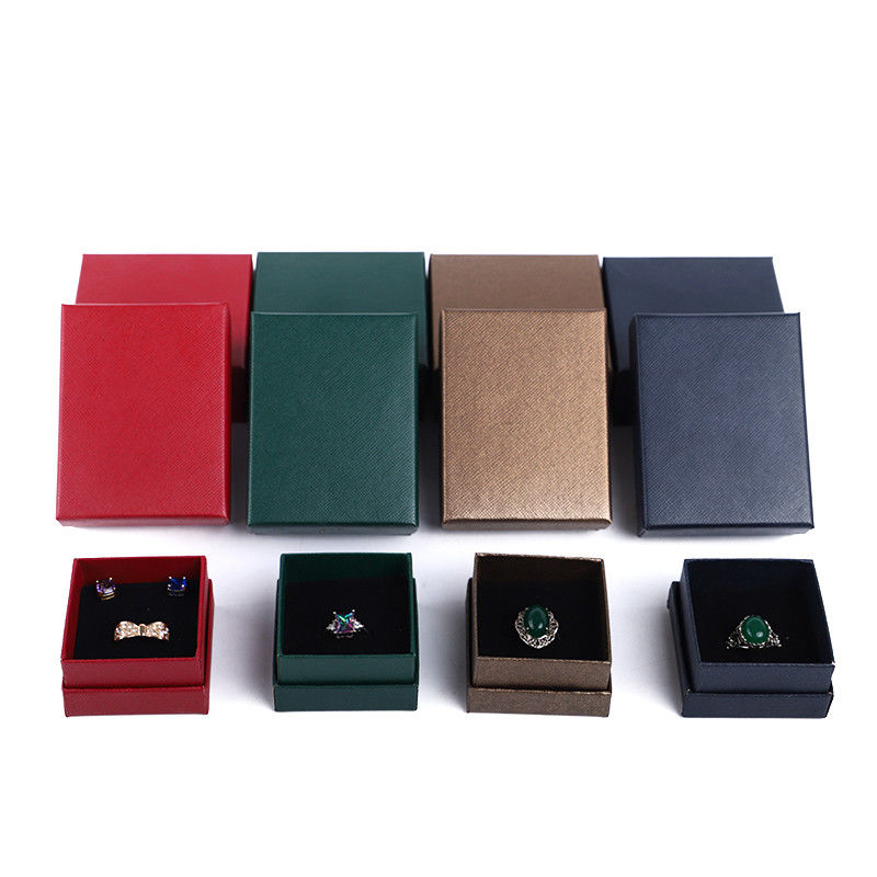 Fabricación al por mayor Caja de joyería de lujo personalizada de alta gama Collar Brazalete Aretes Anillo conjunto de joyas Embalaje tapa de papel de cartón y base Caja de joyas con logotipo