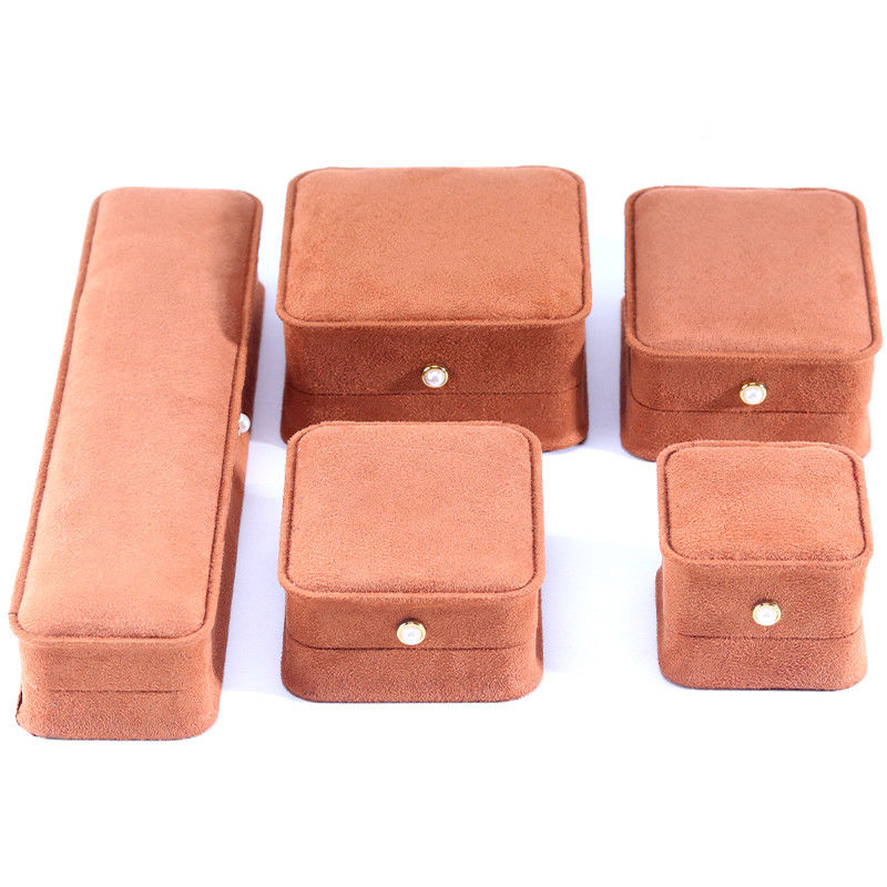 Logotipo personalizado de color veludo de café caja de joyas para brazaletes pendientes collar de perlas