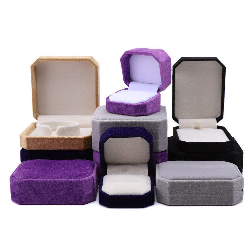 Caja de joyas de terciopelo de forma octogonal para collar de marca personalizada Brazalete y anillo