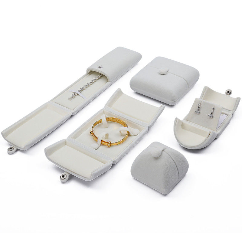 elegante caja de joyas de doble puerta con logotipo