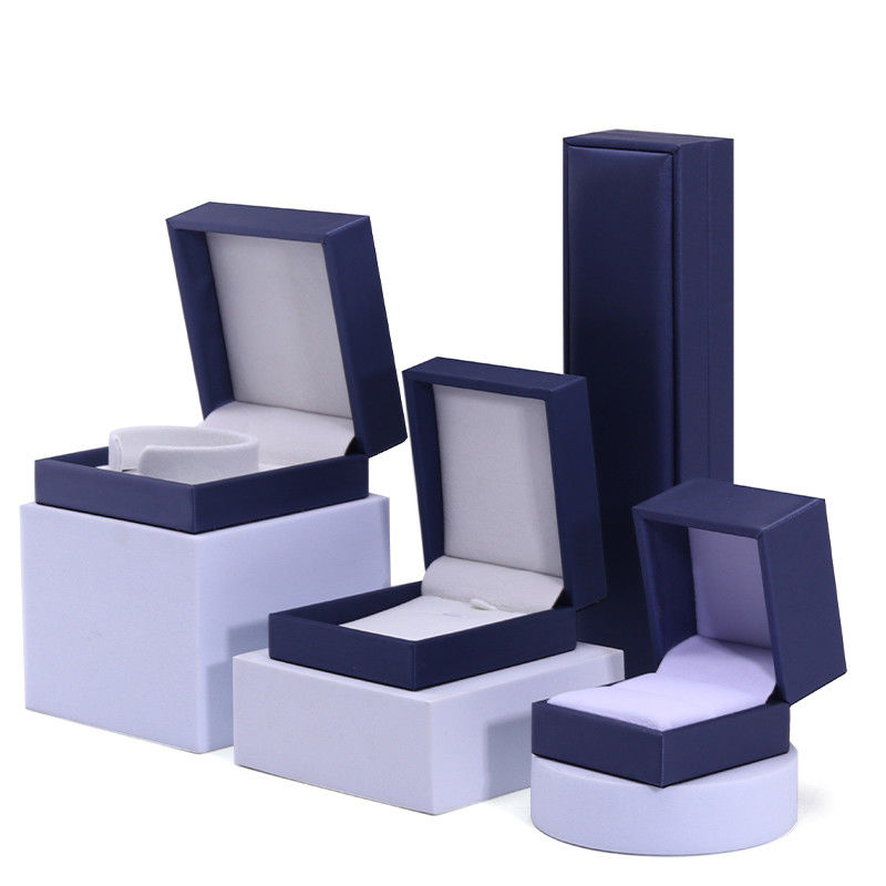 Brush Finishing Soft Falsos de cuero de joyería caja de almacenamiento paquete para anillos colgante