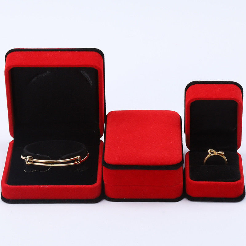 Caja de joyería de terciopelo noble hecha a mano Cuadro de anillo de esquina redonda para oreja con brazalete colgante