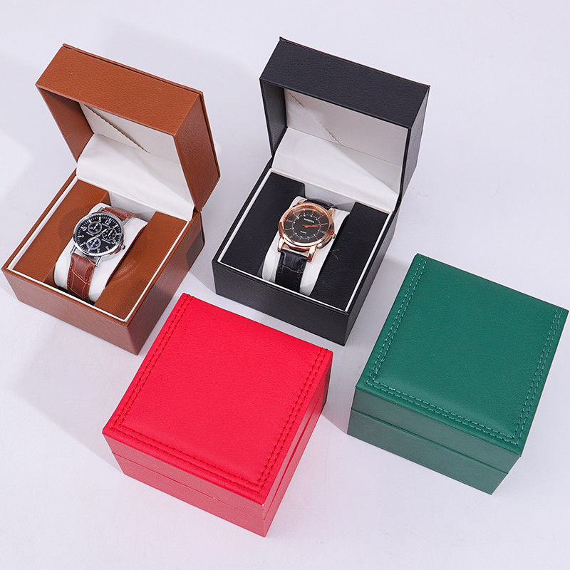 Caja de almacenamiento de relojes de cuero PU de alta gama con interior de madera para envases de lujo