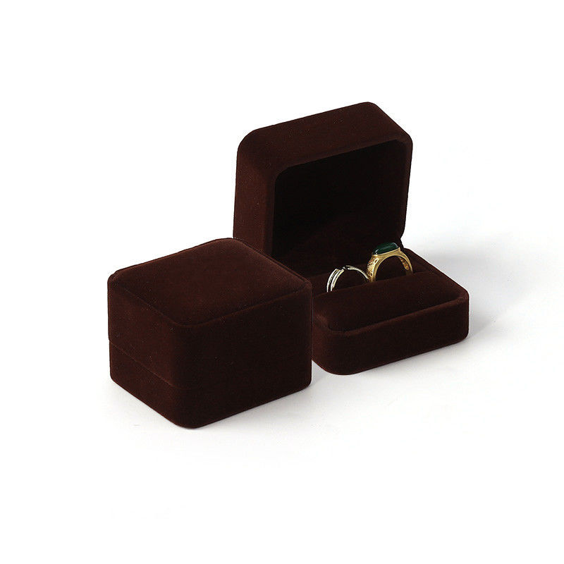 Caja de embalaje de anillos de joyería de terciopelo marrón de costumbre Caja de anillos dobles para la ceremonia de boda