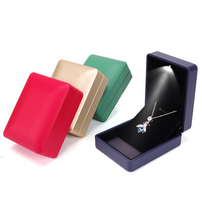 Caja de joyería de cuero con logotipo redondo de luz Hanhong con pantalla de seda Impresa de anillo personalizado