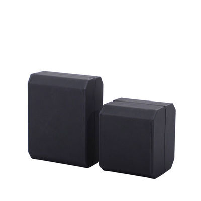 Caja de joyería LED negra con logotipo personalizado Material plástico y interior de terciopelo personalizado