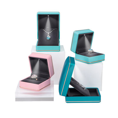 Caja de almacenamiento de joyas de impresión de pantalla de seda con logotipo personalizado con caja de anillos de cianuro de luz Hanhong
