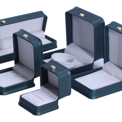 Green Crown Design Luxury PU Cuero de joyería caja para brazalete collar anillo y verde