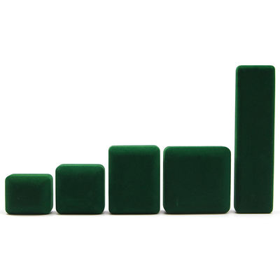 Caja de anillo de luz LED personalizada con terciopelo verde y logotipo Hanhong grabado