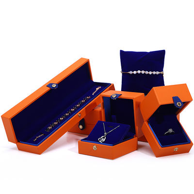 Paquete de joyería personalizado Grado caja de terciopelo con logotipo e impresión de serigrafía