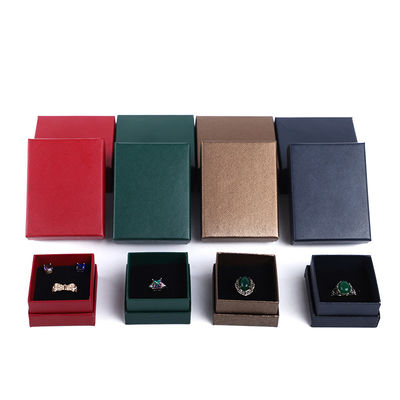 Fabricación al por mayor Caja de joyería de lujo personalizada de alta gama Collar Brazalete Aretes Anillo conjunto de joyas Embalaje tapa de papel de cartón y base Caja de joyas con logotipo