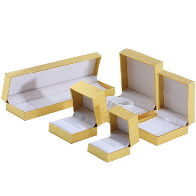 Fabricación al por mayor Caja de joyería de lujo personalizada de alta gama Collar Brazalete Aretes Anillo conjunto de joyas Embalaje de cartón papel de papel amarillo caja de joyas con logotipo