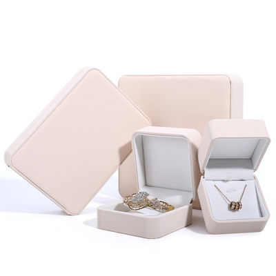 Caja de embalaje de collar de lujo personalizado con cuero de PU blanco y revestimiento de terciopelo Contacte con nosotros