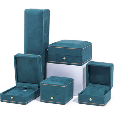Fabricación al por mayor Caja de joyería de lujo personalizada de alta calidad Collar Brazalete Aretes Anillo conjunto de joyas Embalaje Caja de joyas azul terciopelo con logotipo