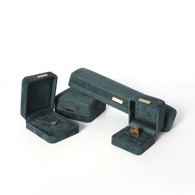 Fabricación al por mayor Caja de joyería de lujo personalizada de alta gama Collar Brazalete Aretes Anillo conjunto de joyas Embalaje Veludo verde oscuro Caja de joyas con logotipo