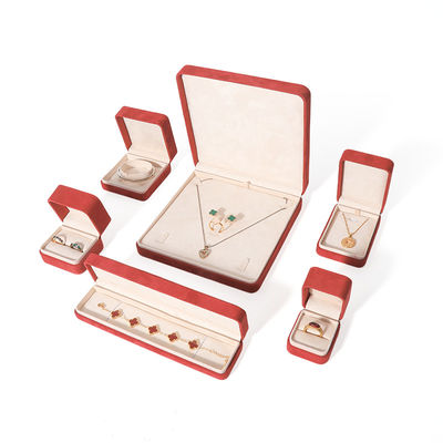 Embalaje de caja de joyería roja premium con impresión 3D para juego grande de collar, pulsera, aretes y anillo