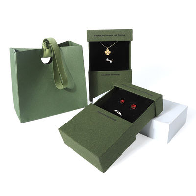 China fabricación al por mayor de alta calidad collar Orecillos Brazalete caja de anillo Embalaje de joyas personalizado Custom Eco Friendly cartón Papel verde cajón caja de joyas con logotipo